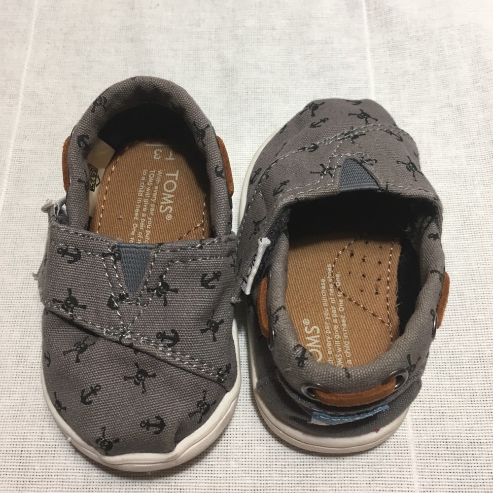 TOMS Tiny Bimini Size 3 Steel Grey Skulls